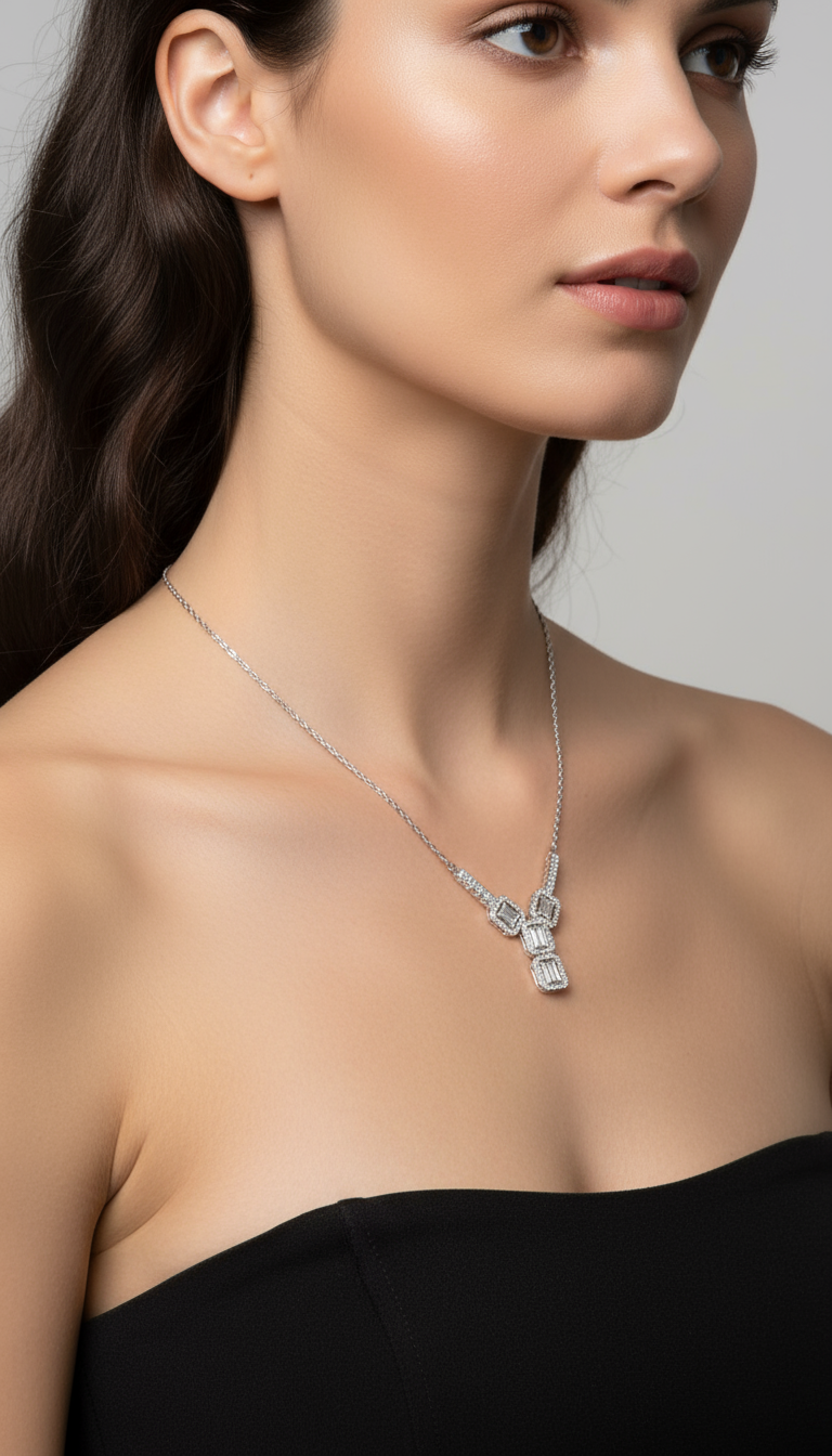 عقد نسائي - فضة