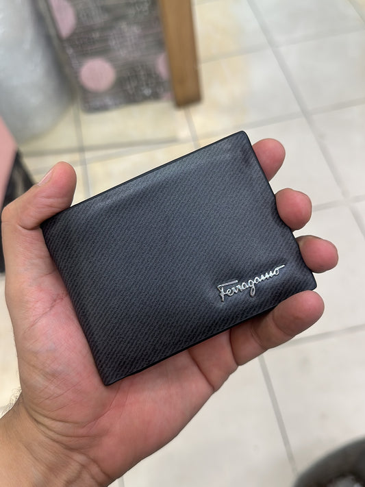 محفظة ferragamo